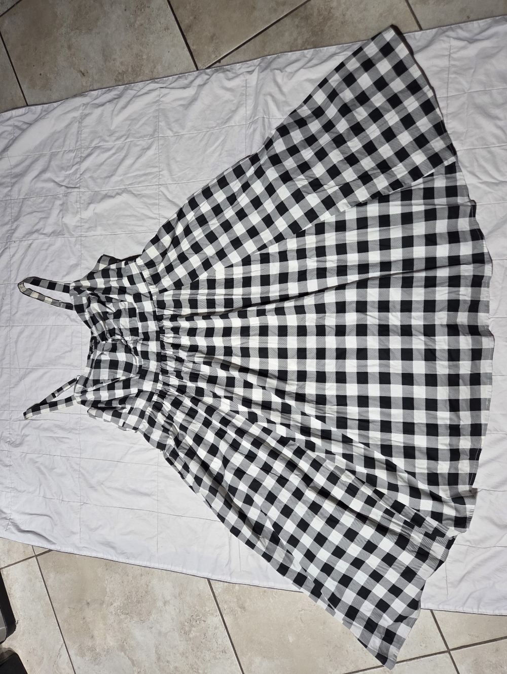 Retro Chic Black and White Gingham Smocked Sundress - Picture 5 of 12
